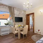 Luxury & - Main Promenade, Sea & View In Diocletian Palace Split