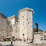 Luxury & - Main Promenade, Sea & View In Diocletian Palace *