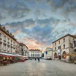Luxury & - Main Promenade, Sea & View In Diocletian Palace