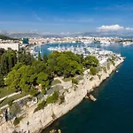 Luxury & - Main Promenade, Sea & View In Diocletian Palace Split
