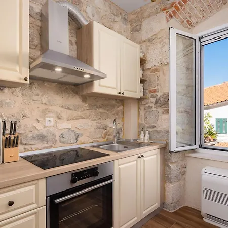 Gostinjska kuća Luxury & - Main Promenade, Sea & View In Diocletian Palace