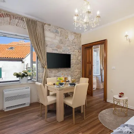 Luxury & - Main Promenade, Sea & View In Diocletian Palace Gostinjska kuća 4*