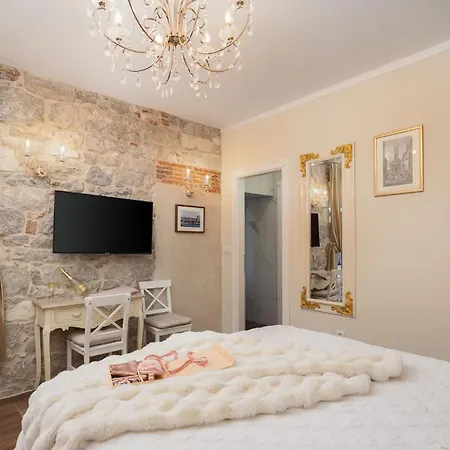 Luxury & - Main Promenade, Sea & View In Diocletian Palace Split