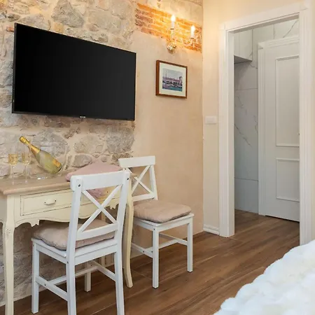 Luxury & - Main Promenade, Sea & View In Diocletian Palace Split