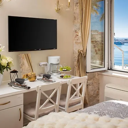 Luxury & - Main Promenade, Sea & View In Diocletian Palace Gostinjska kuća Split