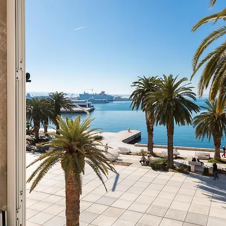 Luxury & - Main Promenade, Sea & View In Diocletian Palace Gostinjska kuća