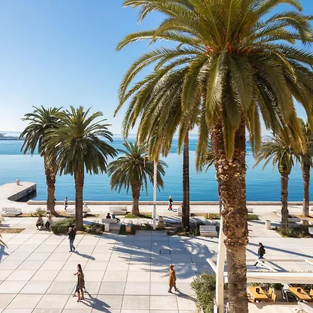 Gostinjska kuća Luxury & - Main Promenade, Sea & View In Diocletian Palace 4*