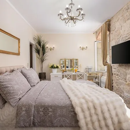 Luxury & - Main Promenade, Sea & View In Diocletian Palace Gostinjska kuća