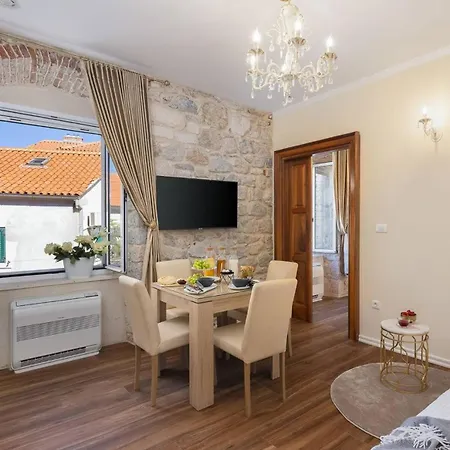 Luxury & - Main Promenade, Sea & View In Diocletian Palace Split