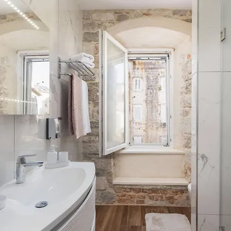 Luxury & - Main Promenade, Sea & View In Diocletian Palace Appartement *