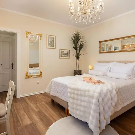 Luxury & - Main Promenade, Sea & View In Diocletian Palace *