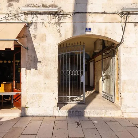 Luxury & - Main Promenade, Sea & View In Diocletian Palace Split