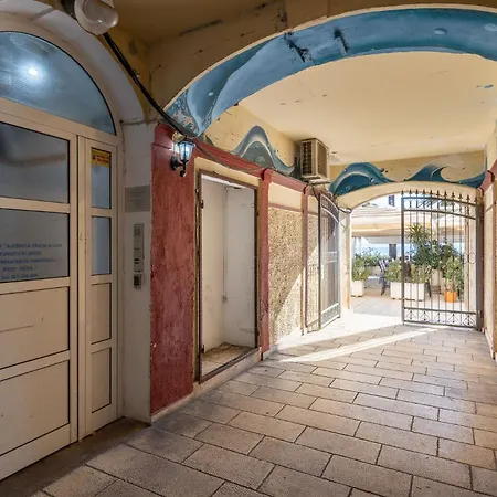 Lägenhet Luxury & - Main Promenade, Sea & View In Diocletian Palace