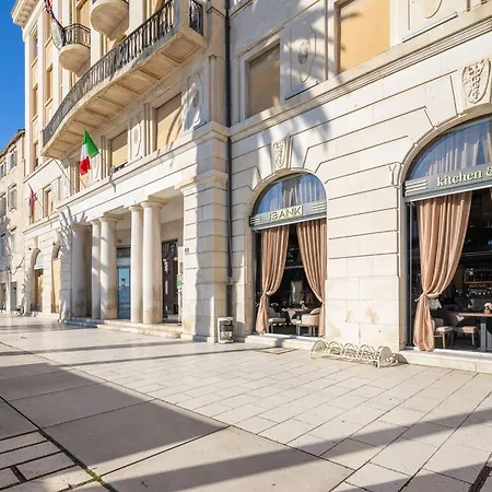 Lägenhet Luxury & - Main Promenade, Sea & View In Diocletian Palace