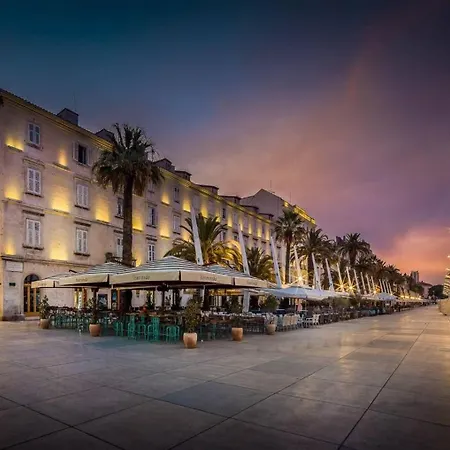 Luxury & - Main Promenade, Sea & View In Diocletian Palace Split
