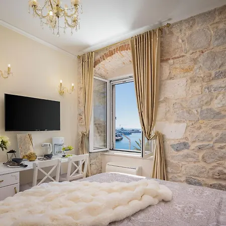 Guest house Luxury & - Riva & Sea View In Diocletian Palace