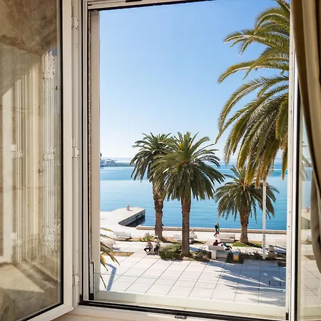 Luxury & - Riva & Sea View In Diocletian Palace Guest house *