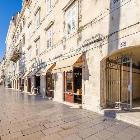 Luxury & - Riva & Sea View In Diocletian Palace Guest house