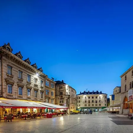 Luxury & - Riva & Sea View In Diocletian Palace Split