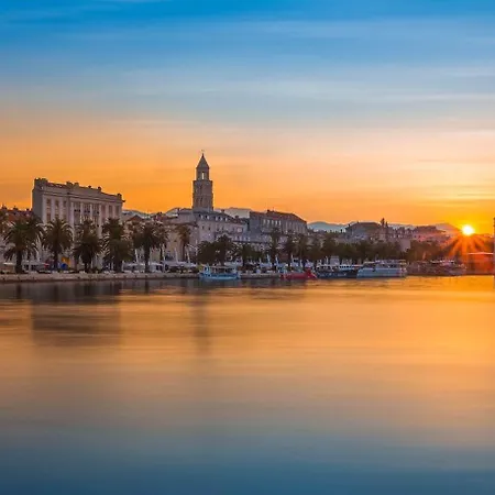 Guest house Luxury & - Riva & Sea View In Diocletian Palace