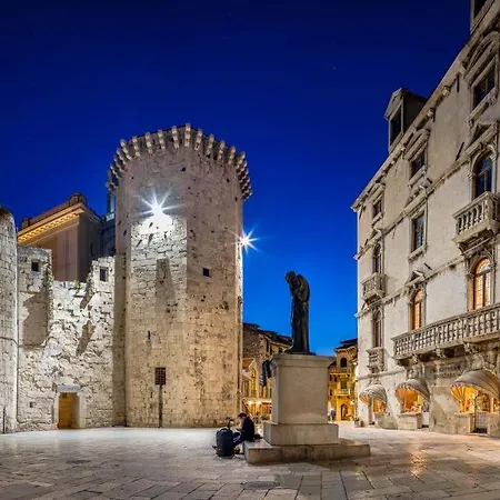 Luxury & - Riva & Sea View In Diocletian Palace Guest house *