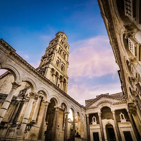 Luxury & - Riva & Sea View In Diocletian Palace Split